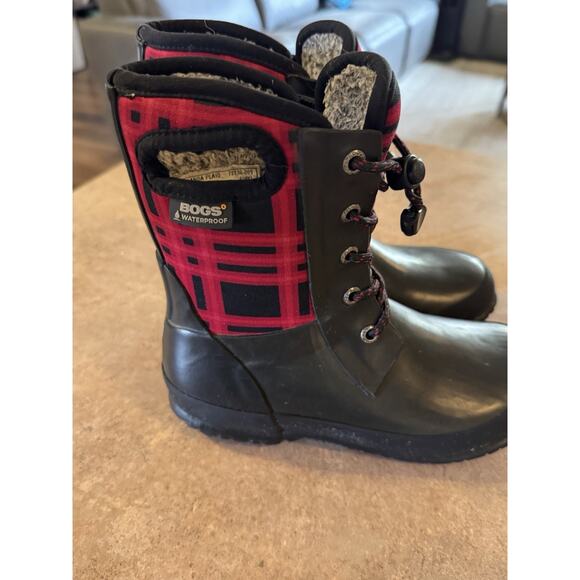 Bogs- Red & Black Plaid Waterproof Rain Boots Kids Size 1 - Picture 6 of 8